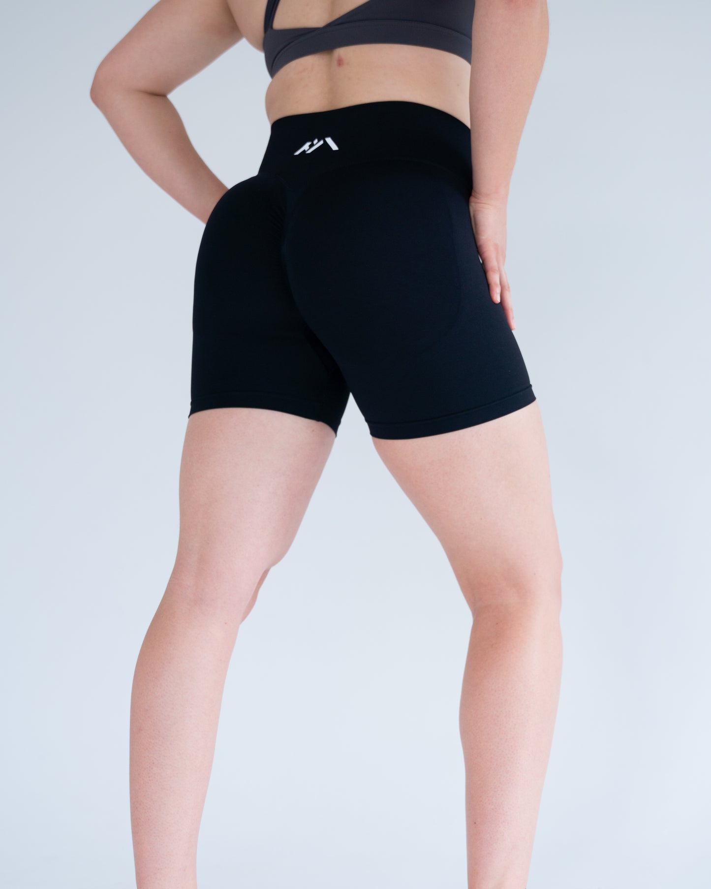 Athari Scrunch Shorts - Black